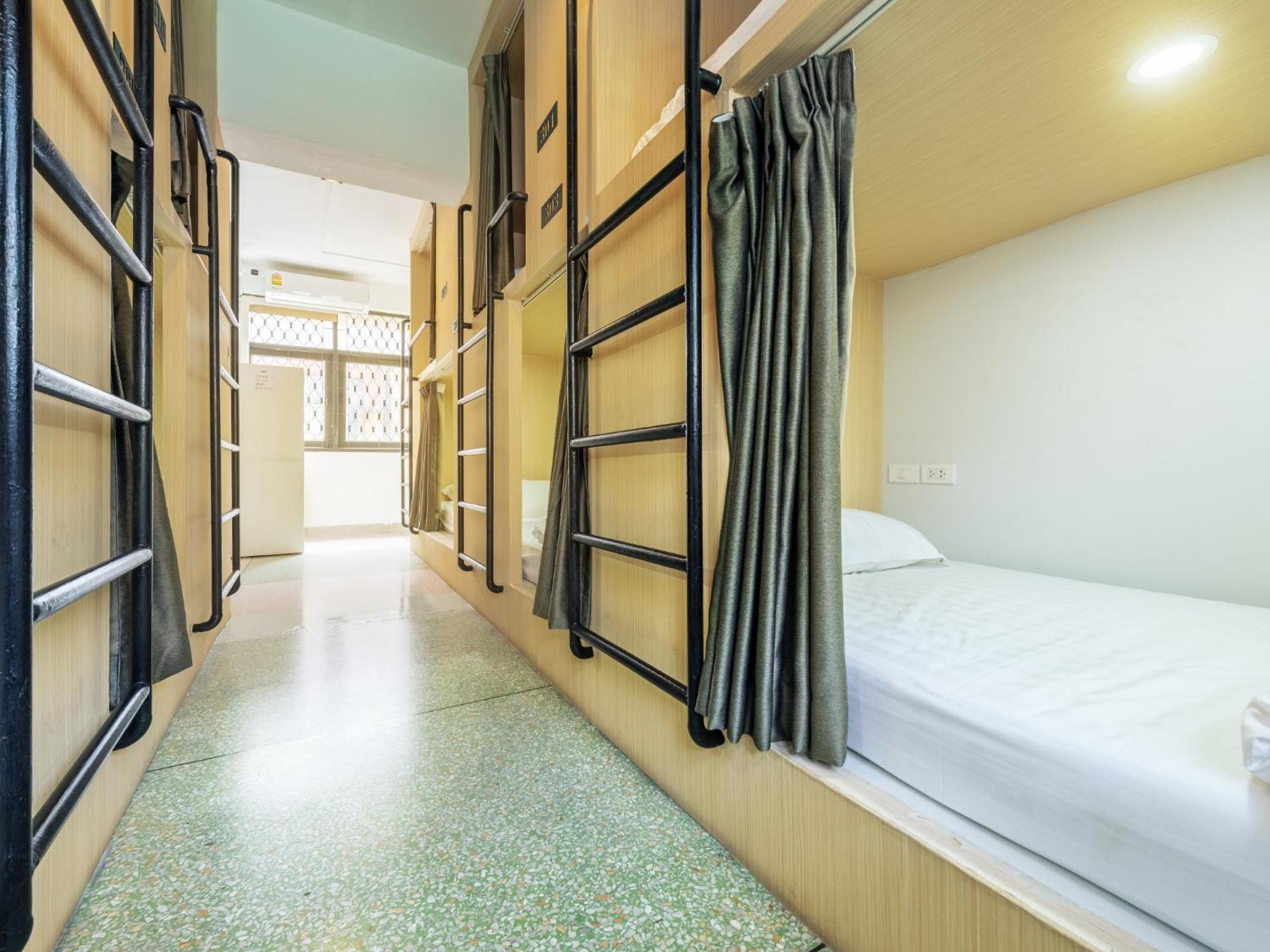 Sloth Hostel Khaosan Бангкок Номер фото